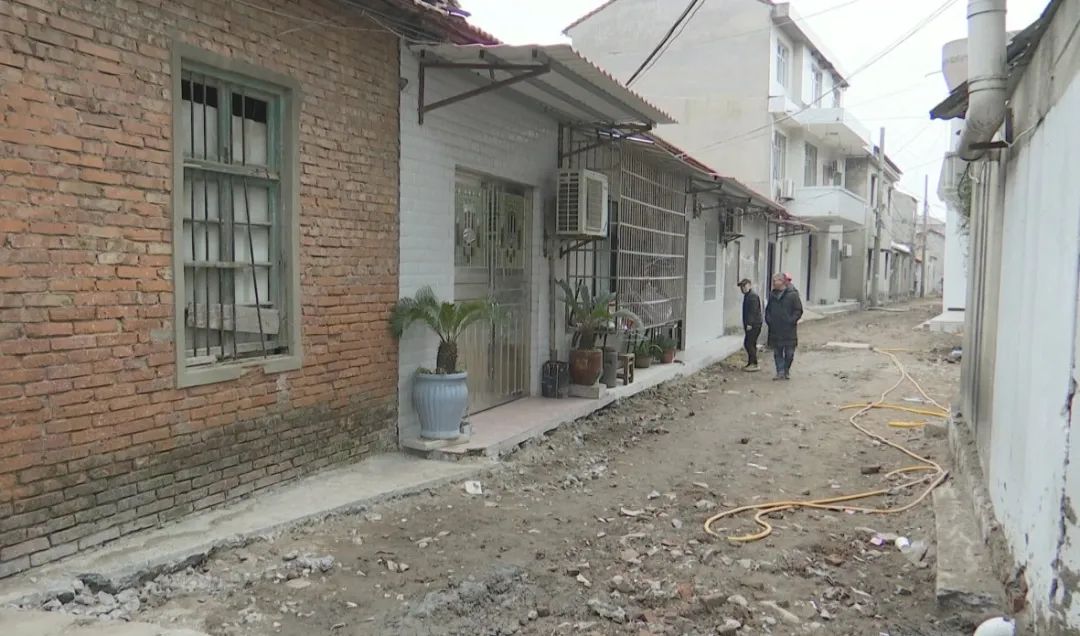 江陵郝穴老街逛完主景后可沿支巷感受老城烟火日常